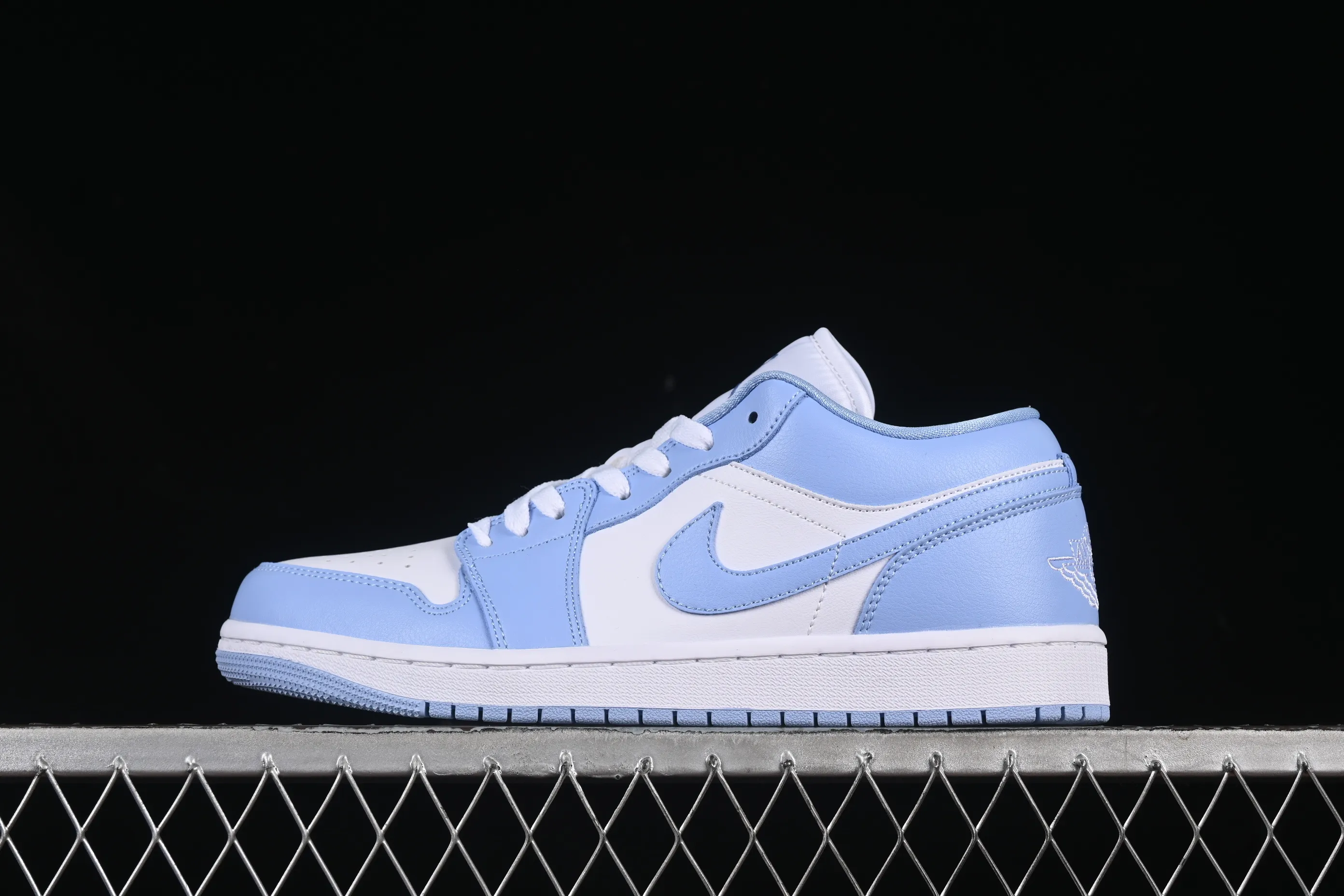 All categories Air Jordan Jordan series basketball shoes Air Jordan 1 Low Air Jordan 1 Low AJ1 Joe 1 white and blue low-top cultural and leisure sports sneakers DC0774-142